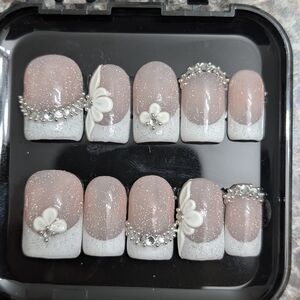Elegant White and Pink Press-On Nails